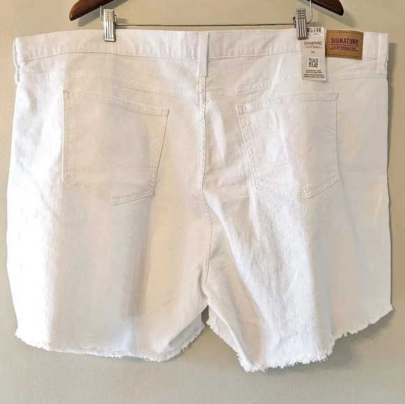 Signature by Levi Strauss & Co. High Rise Plus Size Heritage Denim Shorts 28W. - Picture 12 of 16